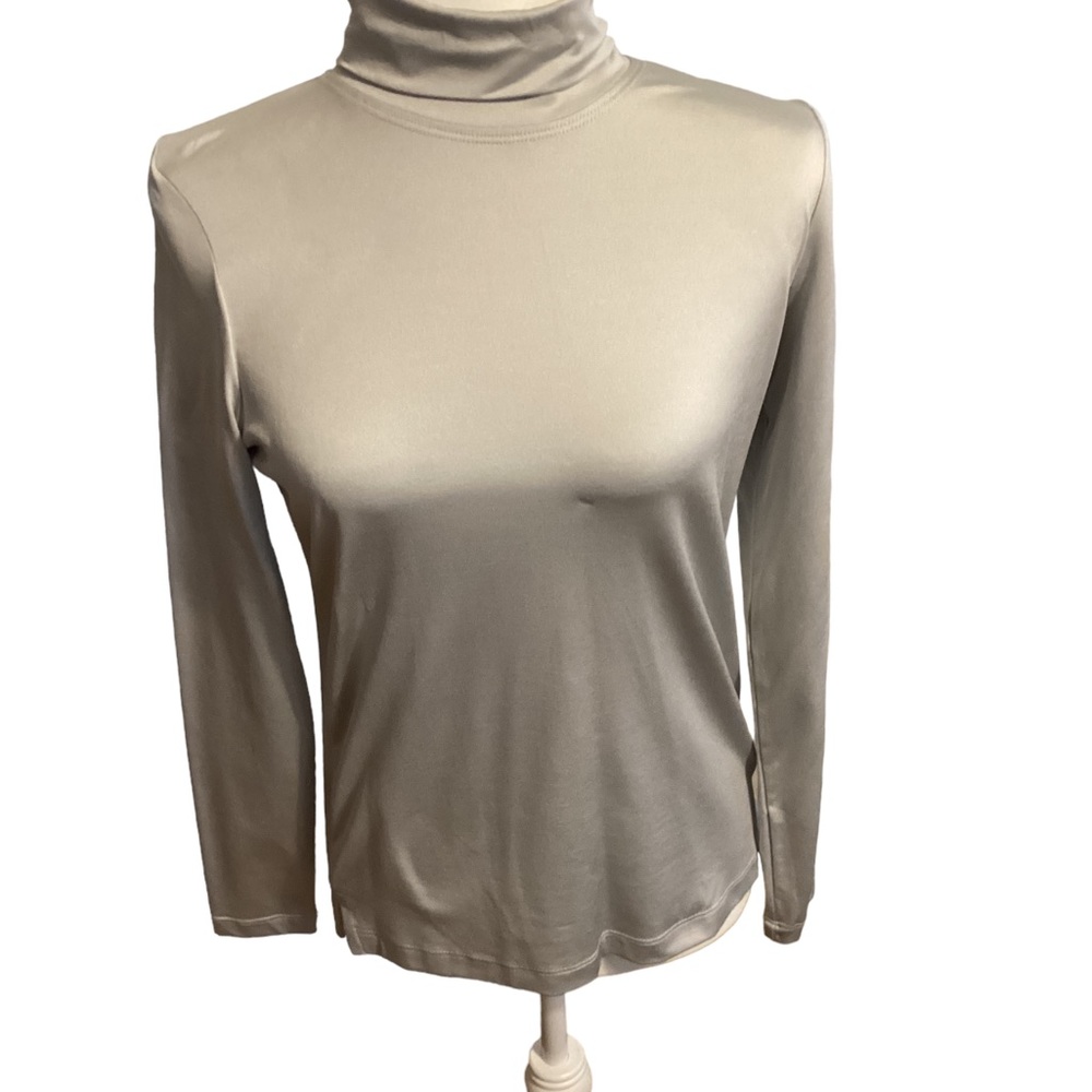 A’nue Miami classic turtleneck in platinum NWT - Picture 2 of 9